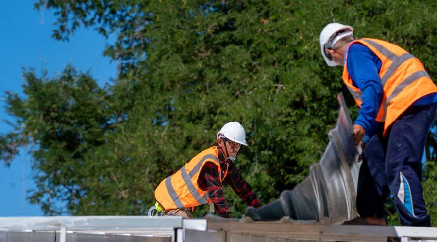 Professional gutter cleaning in Middlebrook, VA